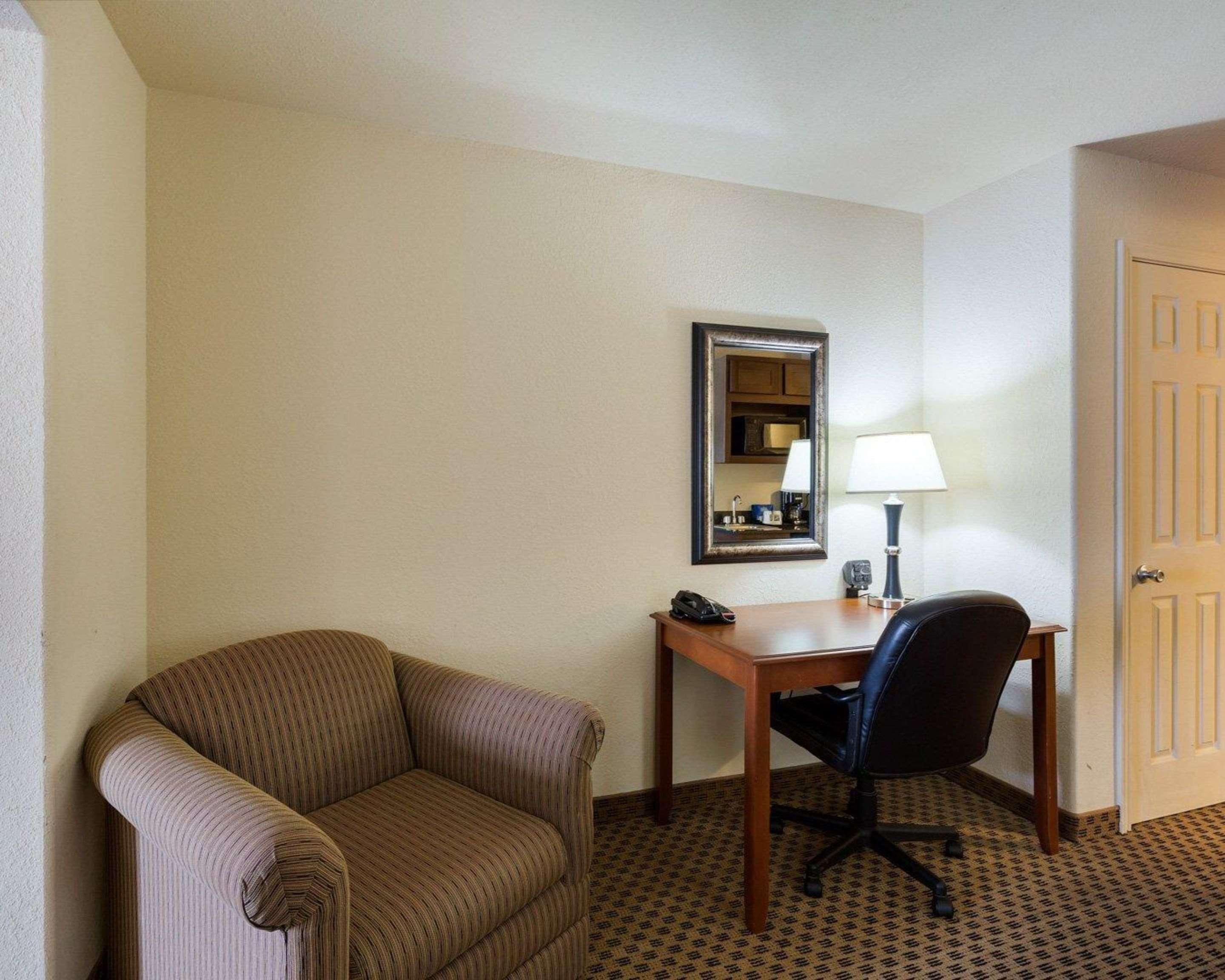 Quality Suites Huntsville Exterior foto