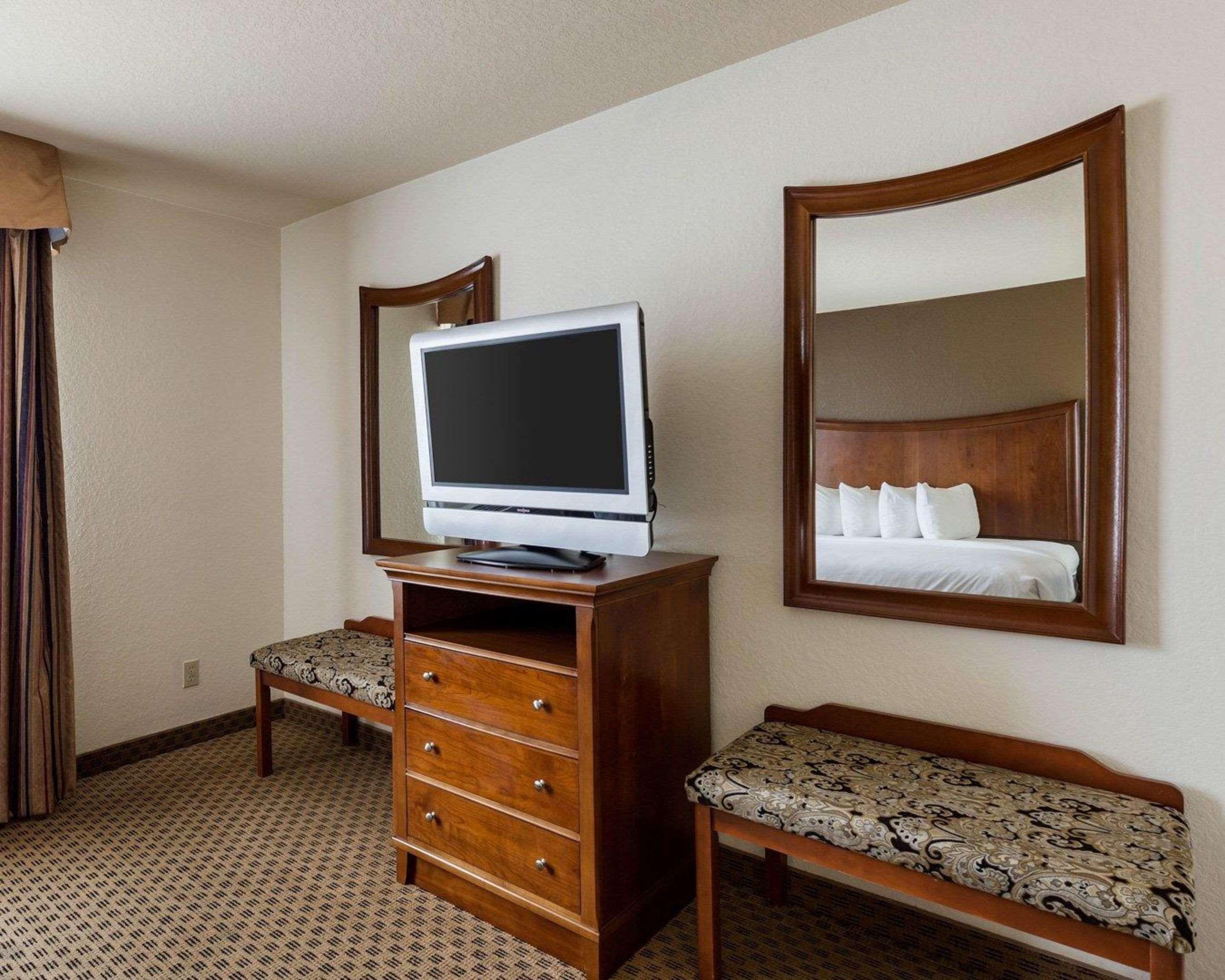 Quality Suites Huntsville Exterior foto