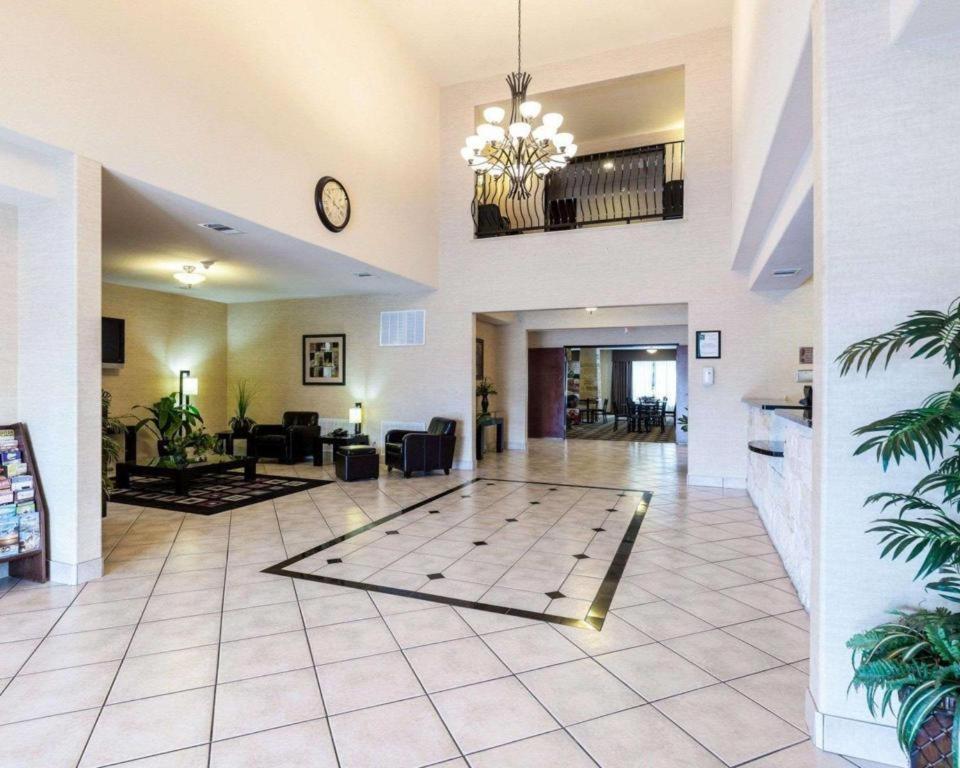 Quality Suites Huntsville Exterior foto